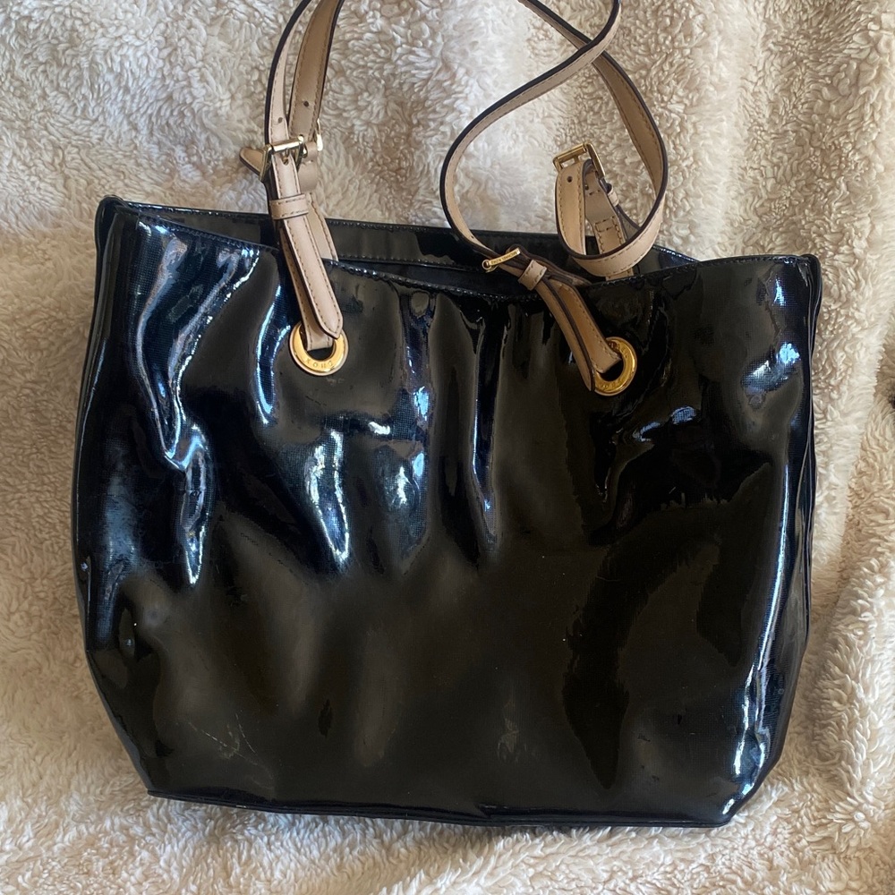 💝💖Michael Kors Black Patent Tote with Gold Accents